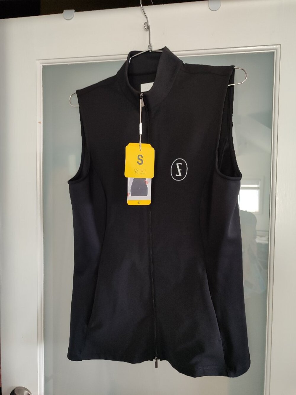 NWT Greg Norman Freedom Play Dry  Black Full-Zip Golf Vest – Size S